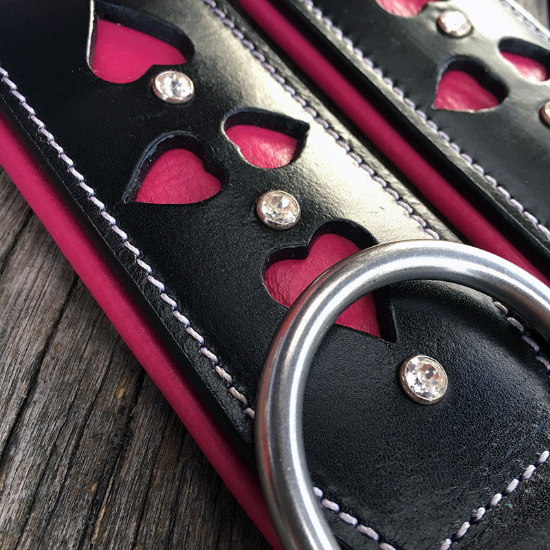 Leather Dog Collar - Queen of Hearts